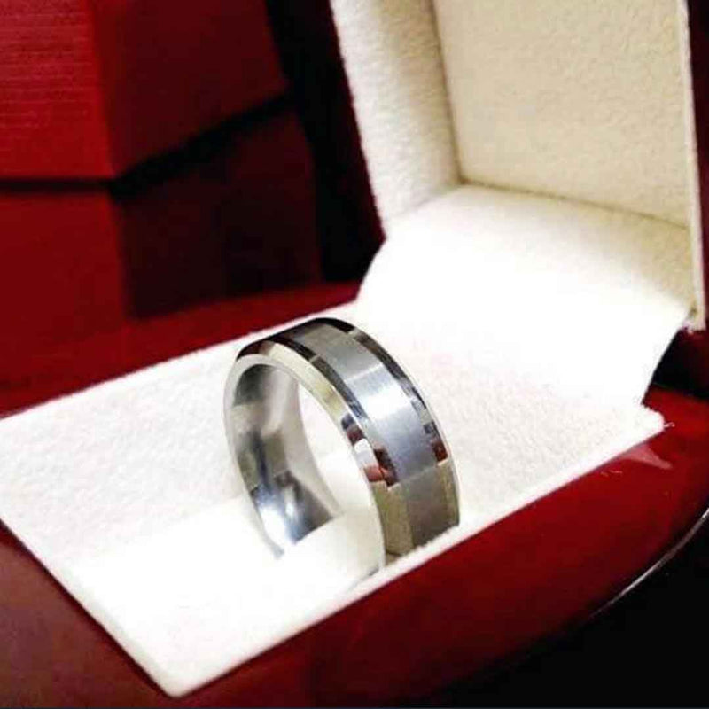 Mensdoor wedding ring in dubai